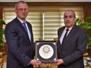 D45D87FD AF0F 42C5 A390 E3A589C448A1