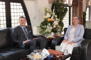 92D0F6C0 CE58 4D76 ABA2 A7CF1D6D2C31