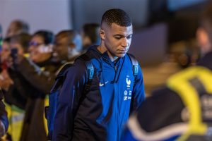 France national soccer team returns to Paris