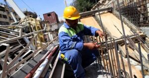 620161412529560عمال حداد مسلح (1)