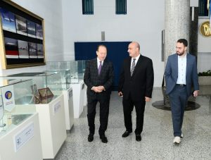 45976E77 C9CE 485C BE0F F52BBBF6F336