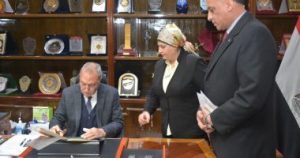 94B9556C AA4C 4D4A B4C7 0C13502E9960