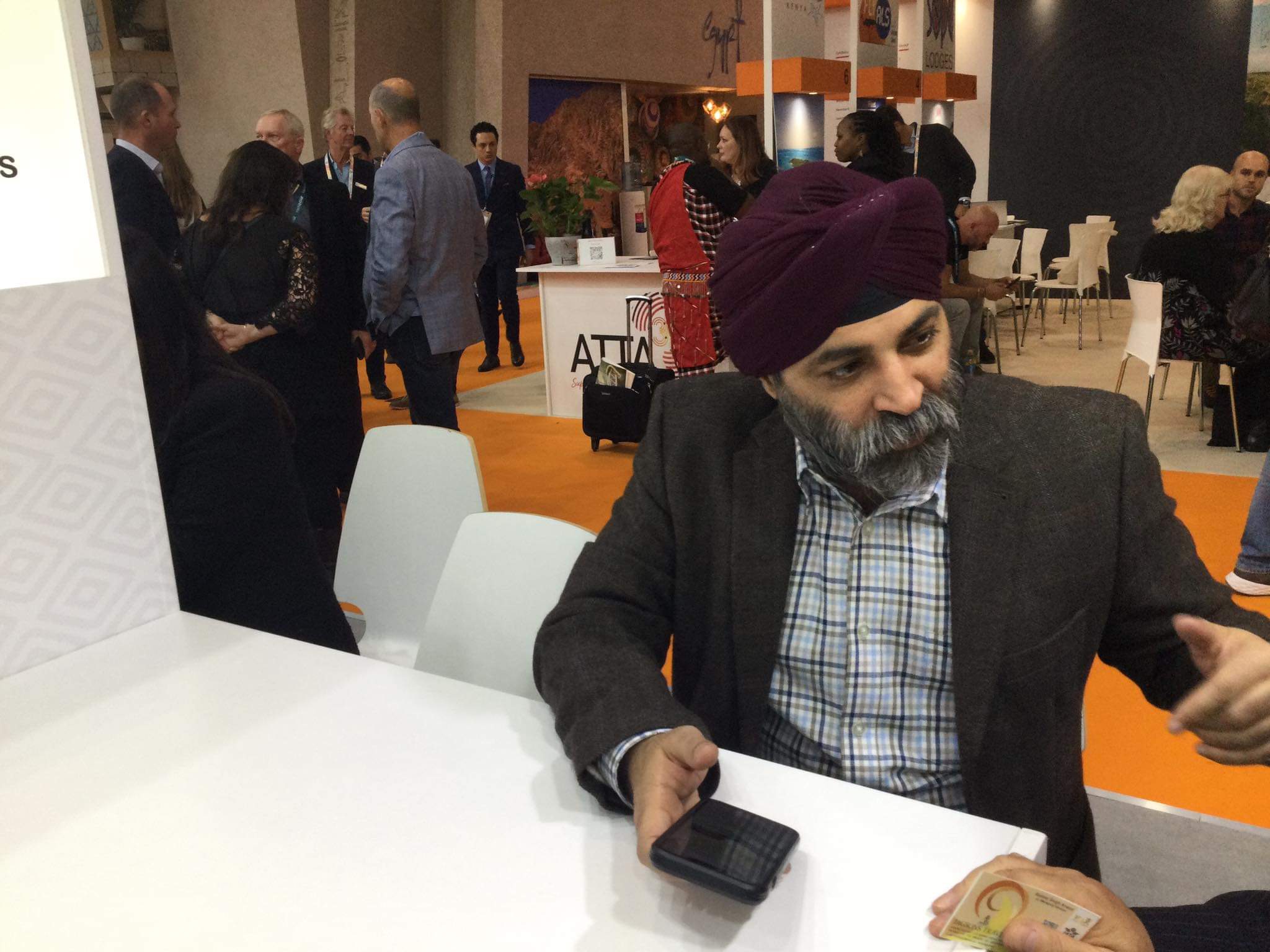 E765A4F2 23F4 4D38 9135 CE72E7E11C18