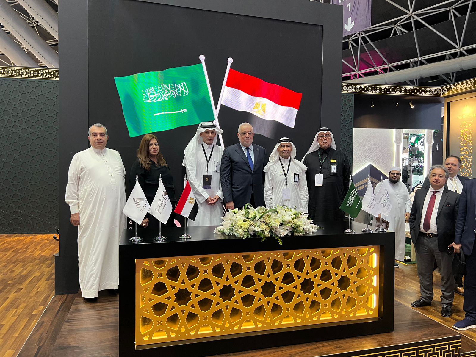 47710432 05ED 4C53 A107 9538487D3488