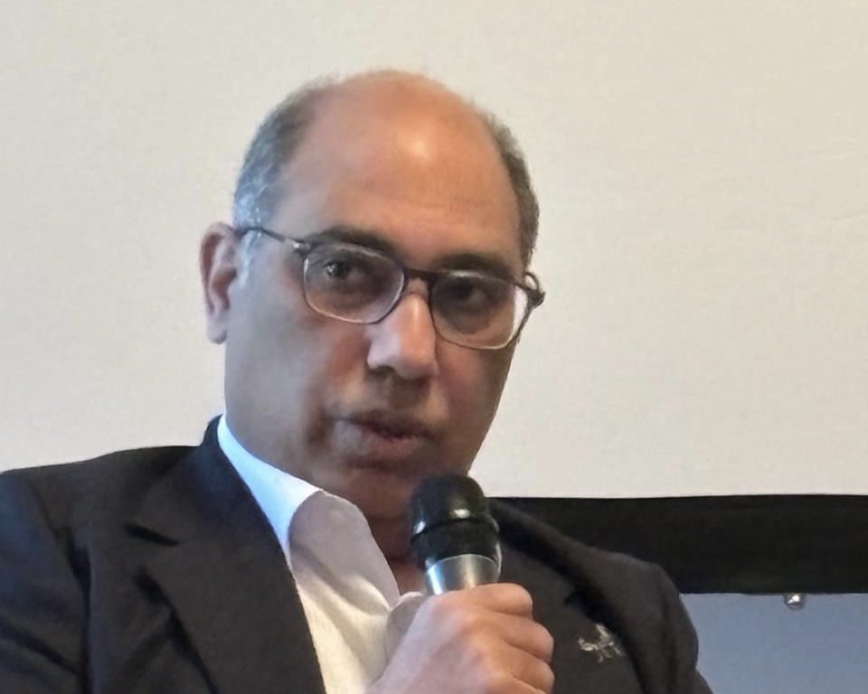 E63F3777 7C8C 427A A378 FCAE756257B2