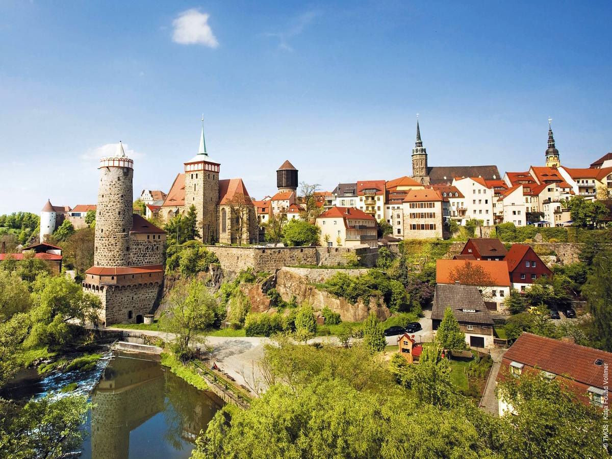 00E36E37 8C6C 4E4E B3C3 7C7990F73F66