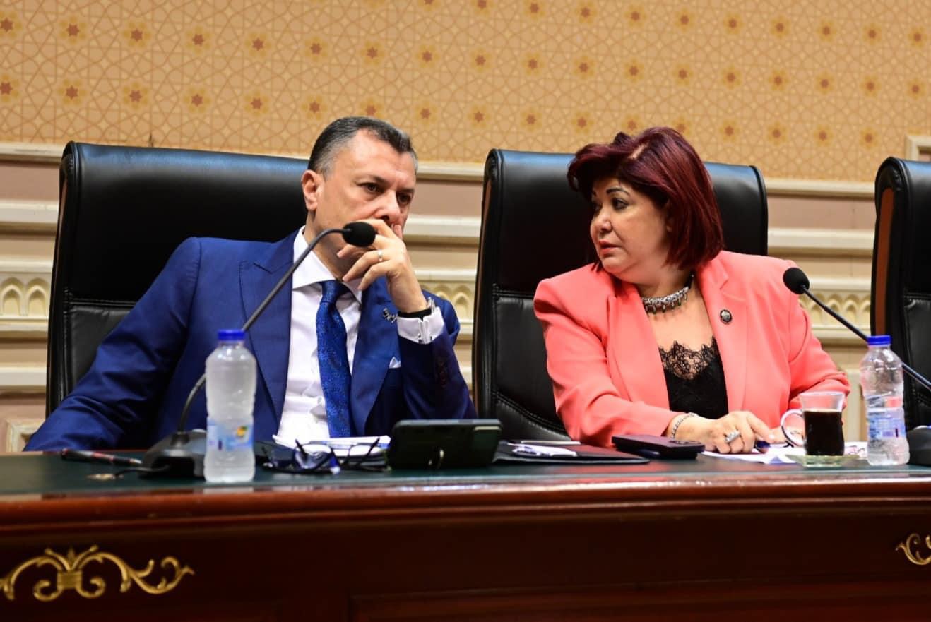 DE1D8987 DB28 46CE 83D5 3A4E34C48930