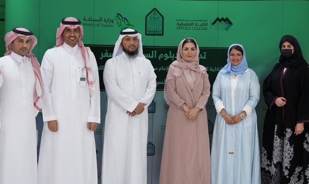 5E4DB79C 34EA 4A89 B8F2 F825C0A054DD