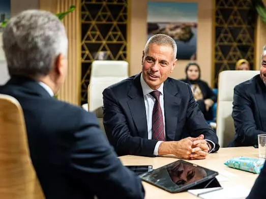 8142ee71 81eb 40ff b231 dd5bf4ee3ef1