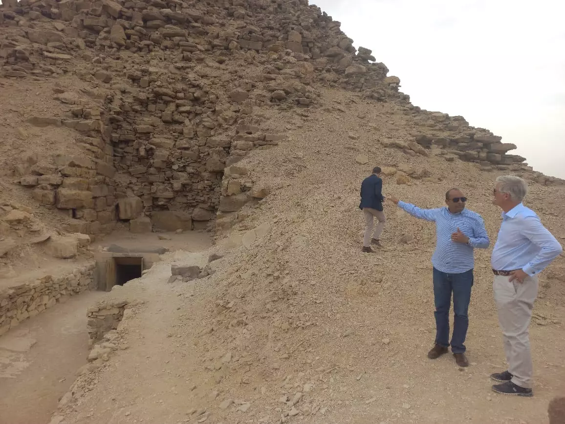 998aa0d4 b8c3 4dbe af47 f9d9665d7379