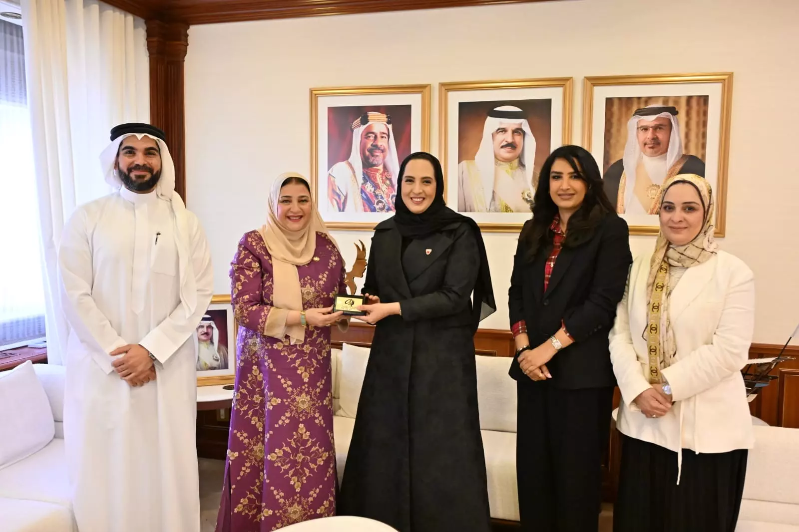 0b37a368 8bb7 41b2 b0ef f5bb96b7eef6