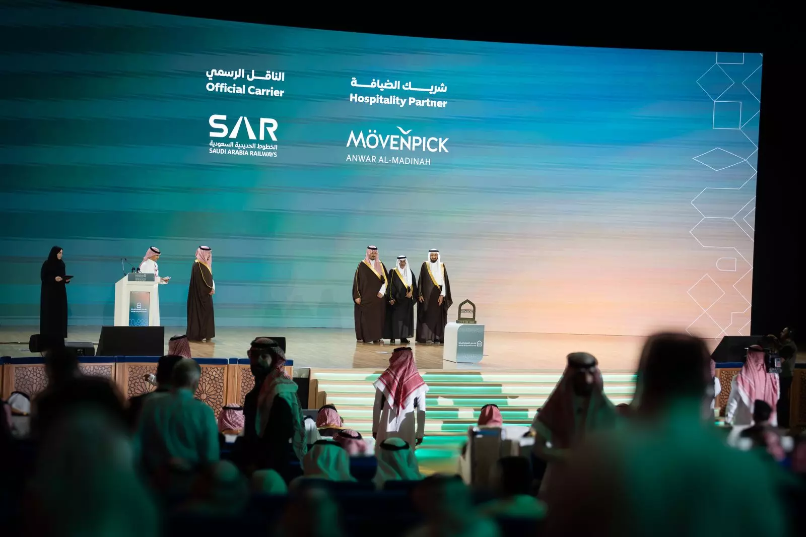 2RVvIXbKyfVY52 9KnD2c