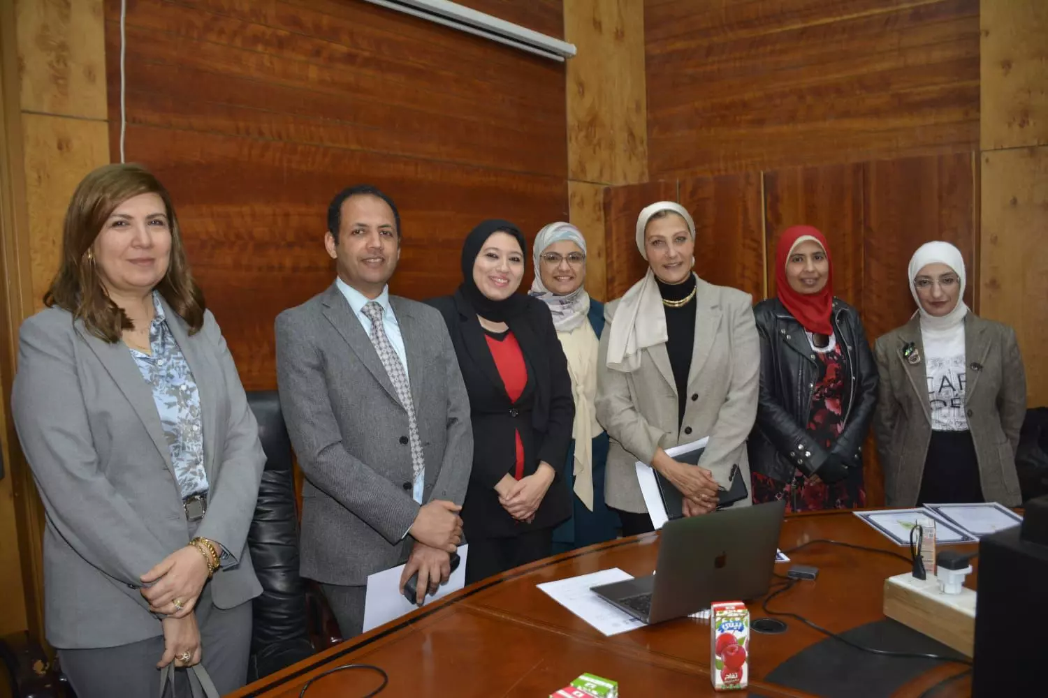 4e8435a3 9694 44b2 b087 d37f7a18cc66