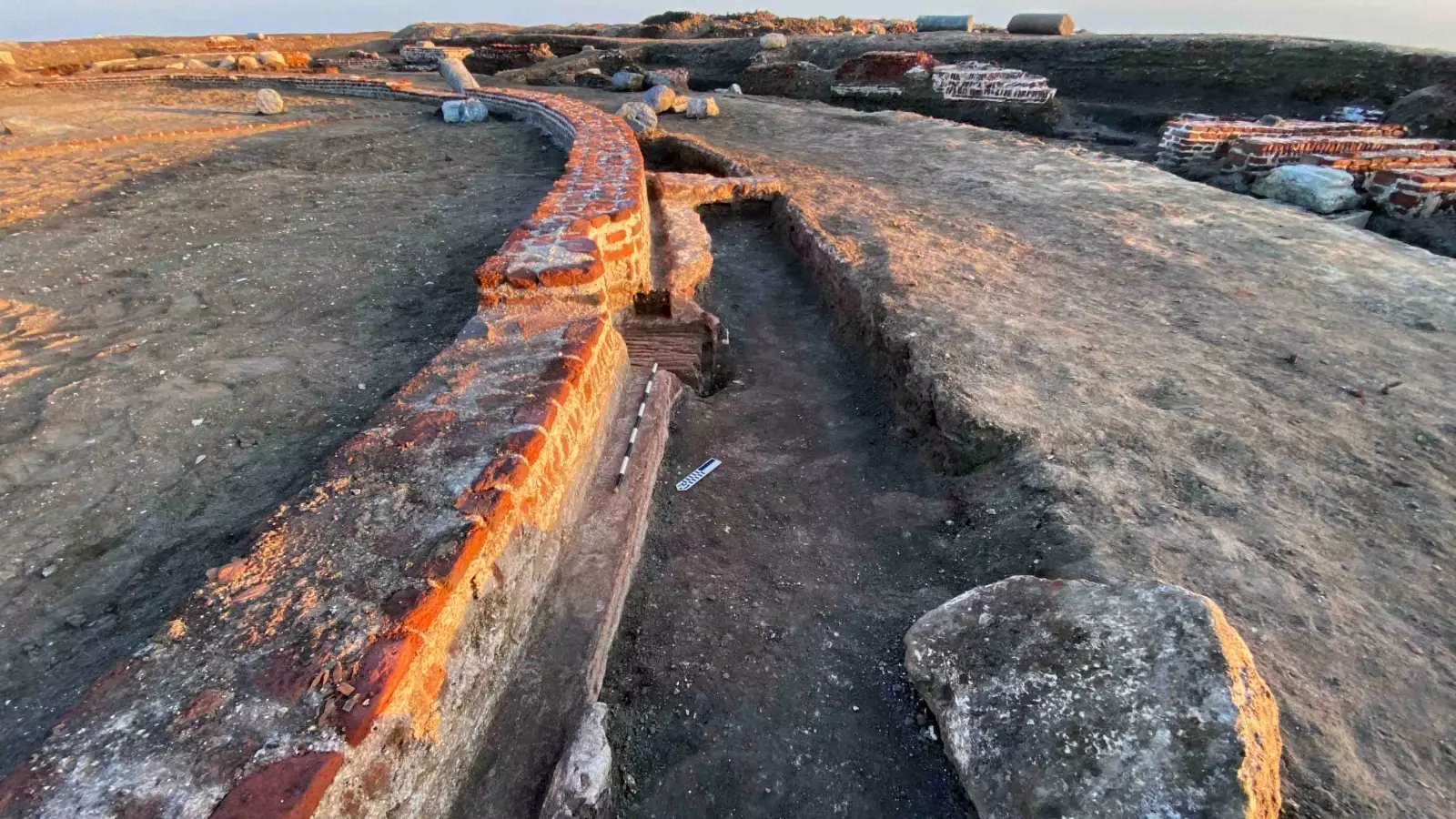 Ade4c64b 300c 4081 a757 358872d8912c